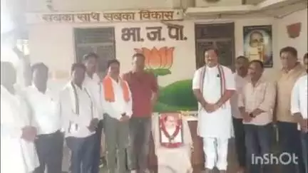 हिंगणघाट: हिंदुत्ववादी अशा या महान देशभक्त्ताला अभिवादन आमदार समिरभाऊ कुणावार: जनसंपर्क कार्यालयात
बलिदान दिवस साजरा