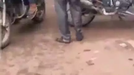 पन्ना: महिला से सरेराह ASI द्वारा बाल खींचकर मारपीट का मामला, SP ने लिया संज्ञान, ASI निलंबित, जांच के आदेश