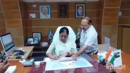 टोंक: नव नियुक्त जिला कलेक्टर कल्पना अग्रवाल ने कलेक्ट्रेट पहुंचकर किया पदभार ग्रहण