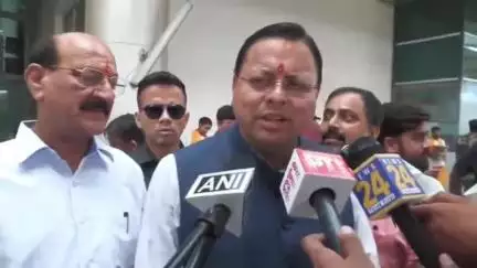 पिंड्रा: वाराणसी एयरपोर्ट पहुंचे उत्तराखंड के सीएम पुष्कर धामी, गृहमंत्री की अध्यक्षता में होने वाली बैठक में होंगे शामिल
