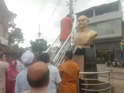 https://shuru.page.link/L1hqXGPYsBbqP2nw7

कोतमा भाजपा पदाधिकारी द्वारा श्यामा प्रसाद मुखर्जी के पुण्यतिथि पर याद किया ।