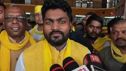 मऊ: गाजीपुर तिराहा गृहस्थ प्लाजा में सुहेलदेव भारतीय समाज पार्टी की समीक्षा बैठक, पूर्व मंत्री डॉ. अरविंद राजभर रहे मौजूद