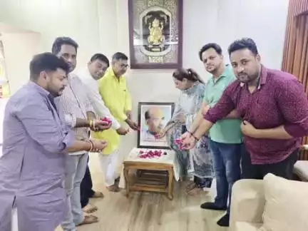 बुलंदशहर: गुलावठी में जनसंघ के संस्थापक डाॅ. श्यामा प्रसाद मुखर्जी को उनके बलिदान दिवस पर नमन कर विनम्र पुष्पांजलि अर्पित की गई
