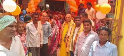 ଦିଗପହଣ୍ଡି: କୁକୁଡାଖଣ୍ଡି ଡେଙ୍ଗାପଦର ଗାଁରେ ବିକାଶ ବାହାନ ଯାତ୍ରାର ଶୁଭାରମ୍ଭ ଯୋଗ ଦେଲେ ବିଜେପିର ଜିଲ୍ଲା କୃଷକ ମୋର୍ଚ୍ଚାର ସଭାପତି ।