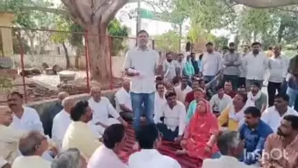 औरैया: गोहानी कला कांड को लेकर देवकली मंदिर में हुई बैठक, ब्राम्हण नेता बोले- भाजपा में नहीं रह गया ब्राम्हणों का वजूद