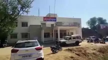 सेवढ़ा: ग्राम जसावली में अज्ञात कारणों से 40 वर्षीय व्यक्ति ने पेड़ से फांसी लगाकर आत्महत्या की, पुलिस ने मामला दर्ज किया