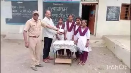 हिंगणघाट: शाळा तिथे विद्यार्थी पास" उपक्रमांतर्गत शहरातील आगाराच्या वतीने शाळेत जाऊन विद्यार्थ्यांना पास देऊन राबविला उपक्रम