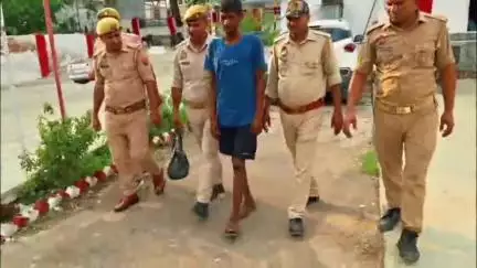 गाज़ीपुर: गाजीपुर रेलवे स्टेशन से रेल यात्रियों के मोबाइल चोरी करने वाला शातिर गिरफ्तार, ₹34 हजार मूल्य का माल बरामद