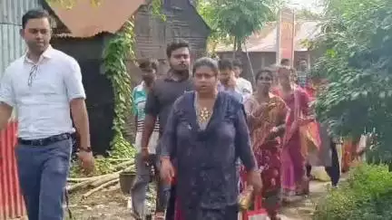 কালনা ১: বড় স্বরাজপুরে ৩ বছর ধরে কলে জল না পেয়ে ধাত্রীগ্রামে PHE দপ্তর ঘেরাও করে বিক্ষোভ মহিলাদের #jansamasya
