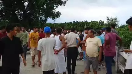 গোৰেশ্বৰ ভাগ: নাওকাটাৰ বাঙালীপাৰাত ভয়ংকৰ পথ দুৰ্ঘটনা, দুই স্কুটী আৰাহীৰ মৃত্যু