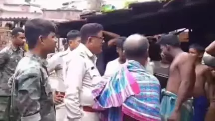 সাগরদিঘি: প্রশাসনের তৎপরতাই নাবালিকার বিয়ে বন্ধ হল সাগরদিঘীর পাটকেলডাঙ্গায়