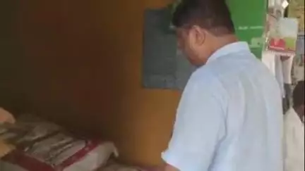 बिहार: किसानों के लिए अनुदानित बीज नवीनगर की दो दुकानों से बरामद, दुकानदार पर मामला दर्ज