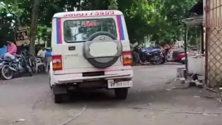 হলদিয়া: চাকরি দেওয়ার নাম করে টাকা আত্মসাৎ,বিয়ের প্রতিশ্রুতি দিয়ে শারীরিক সম্পর্ক গ্রেপ্তার এক হলদিয়া আদালত তোলা হয়