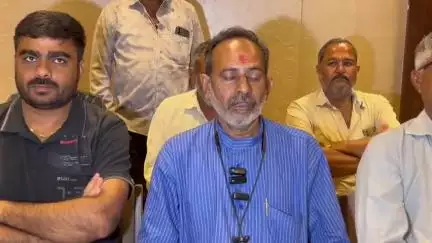 જામનગર શહેર: પડાણા ગામે ચૂંટણીમાં બોગસ મતદાનનો આક્ષેપ, સેલિબ્રેશન હોટલ ખાતે પત્રકાર પરિષદ યોજી વિગતો અપાઈ #jansamasya