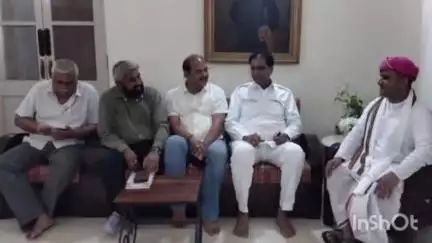 प्रतापगढ़: पूर्व यूडीएच मंत्री व वर्तमान विधायक श्री चंद कृपलानी ने प्रतापगढ़ के महारावत जयसिंह सिसोदिया को दी श्रद्धांजलि
