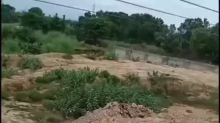 सिधौली: सिधौली के अलादादपुर में हाई टेंशन लाइन की चपेट में आए चार बच्चे, भट्ठे की डंप मिट्टी पर खेलते समय हुआ हादसा