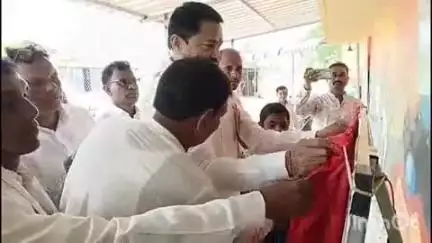 साकोली: झाडगाव येथील जि.प. प्राथमिक शाळेत आमदार नाना भाऊ पटोलेंनी नवीन विद्यार्थ्यांचे स्वागत करून व्यायामशाळेचे केले लोकार्पण