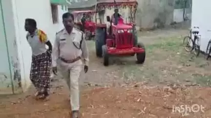 बस्तर: कुंगारपाल परिक्षेत्र में वनभूमि पर अवैध अतिक्रमण करते हुए दो नाग ट्रैक्टर को वन विभाग ने किया ज़ब्त
