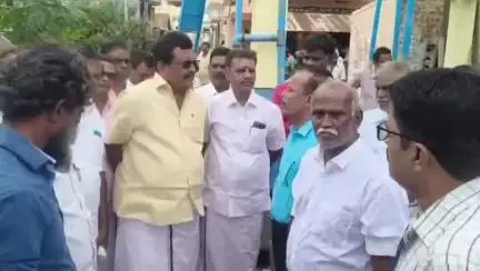 ஆண்டிப்பட்டி: ஆண்டிப்பட்டி ஒன்றிய பகுதியில் துணை ஆரம்ப சுகாதார நிலையம் கண்மாய் தடுப்புச் சுவர் அமைப்பது குறித்து தேனி எம்பி நேரில் ஆய்வு