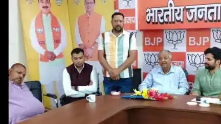 चम्पावत: बीजेपी कार्यालय में जनसंघ के संस्थापक डॉ. श्याम प्रसाद मुखर्जी को पुण्यतिथि पर याद किया गया, प्रदेश अध्यक्ष रहे मौजूद