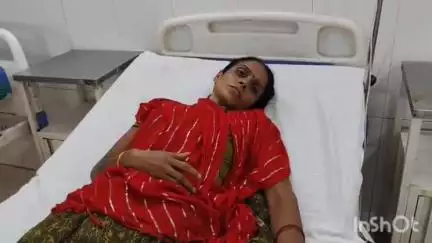 छिबरामऊ: नगला ताल पार की रहने वाली 15 वर्ष की किशोरी को नहाते समय लगा करंट, बचाने गई मां भी करंट की चपेट में आई और भर्ती कराई गई