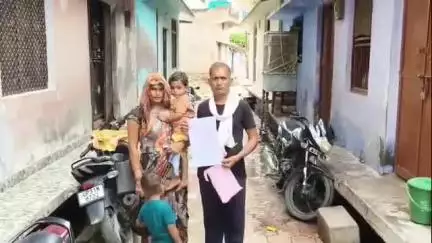 मौदहा: मौदहा में ऑटो से घर जा रहे दंपति के बैग से जेवरात हुए चोरी, पीड़ित ने दी जानकारी