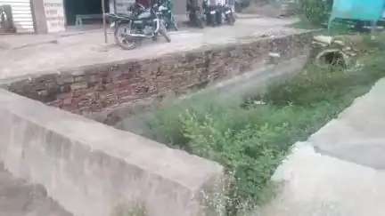 कोरांव: कपासी कला गांव से लेकर जवाइन लपरी नदी तक सरकारी नाला जाम, जलभराव की समस्या से नहीं हो सकेगी धान की रोपाई #janasamsya