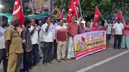 கடலூர்: சிபிஎம் தலைவர்கள் மீது தாக்குதல் நடத்திய இந்து முன்னணியினரை கைது செய்யக்கோரி திருப்பாதிரிப்புலியூரில் ஆர்ப்பாட்டம்