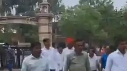 पाली में स्मार्ट मीटर के विरोध में उतरी कांग्रेस कलेक्ट्रेट पहुंचकर ज्ञापन दिया बोले लैब टेस्टेड नहीं बिल ज्यादा आएगा