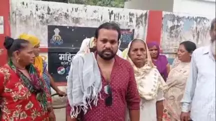 बरेली: थाना इज्जत नगर क्षेत्र के मठलक्ष्मीपुर निवासी बुजुर्ग महिला का आरोप, पड़ोसी एक व्यक्ति बेटे पर लिखवा रहा झूठा मुकदमा