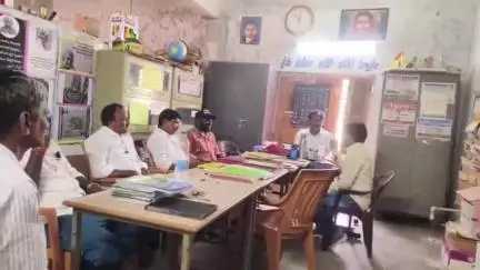 అలంపూర్: తుమ్మిళ్ల పాఠశాలను విజిట్ చేసిన నేషనల్ హ్యూమన్ రైట్స్ అండ్ క్రైమ్ కంట్రోల్ బ్యూరో సభ్యులు