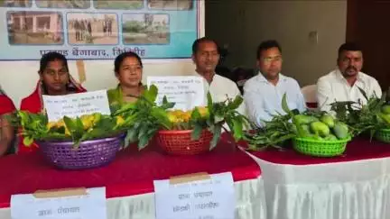 बेंगाबाद: छोटकी खरगडीहा में आम उत्सव सह बागवानी मेला आयोजित, किसानों को आम उत्पादन व बागवानी की तकनीकी जानकारी