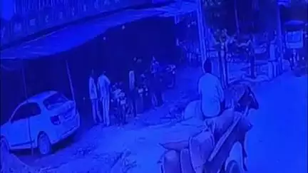 महाराजगंज: महाराजगंज में एक युवक के साथ कुछ लोगों ने की मारपीट, वीडियो आया सामने, पीड़ित की तहरीर पर मुकदमा दर्ज