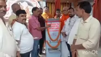 मदनपुर: मदनपुर दुर्गा मंदिर के पास लगाया गया वाटर कूलर मशीन
