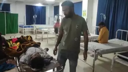 झालरापाटन: झालरापाटन ग्रोथ सेंटर चौराहे पर ऑटो ने बाइक को मारी टक्कर, हादसे में बाइक सवार दो भाई-बहन घायल, जिला अस्पताल में भर्ती