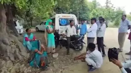 लखीमपुर: अटकोनवा गांव के बाहर उल्ल नदी के किनारे बरामद हुआ कई दिन पुराना सड़ा-गला शव, मृतक की बहू ने हत्या का लगाया आरोप