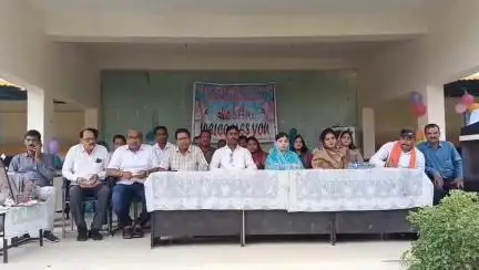 पीएम श्री स्वामी आत्मानंद स्कूल डभरा में साला प्रवेश उत्सव मनाया गया, मुख्य अतिथि संयोगिता सिंह जूदेव रहीं शामिल