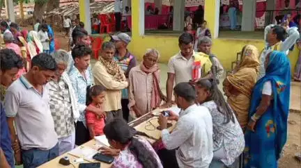 बिहरीकला क्लस्टर में धरती आबा शिविर का आयोजन, आधार से लेकर प्रमाण पत्र तक मिला लाभ