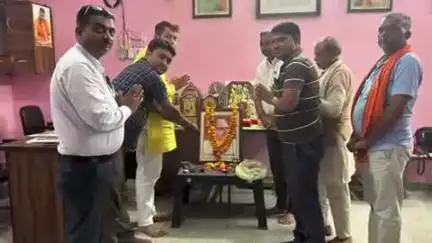 हमीरपुर: विधायक के आवास पर जनसंघ पार्टी के संस्थापक श्याम प्रसाद मुखर्जी की पुण्यतिथि मनाई गई