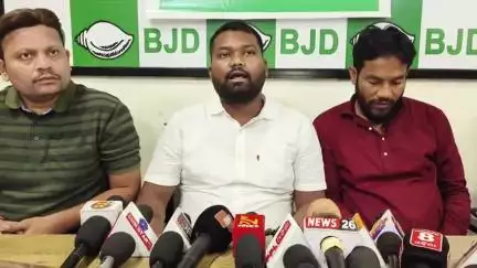 ଖରିଆର: ଖଡ଼ିଆଳ ସ୍ଥିତ ବିଧାୟକଙ୍କ କାର୍ଯ୍ୟାଳୟ ଠାରେ ବିଜୁ ଛାତ୍ର ଜନତା ଦଳର ସାମ୍ବାଦିକ ସମ୍ମିଳନୀ ପରେ ପ୍ରତିକ୍ରୀୟ ରଖିଲେ ସଭାପତି ଅଭିଷେକ ଜଗତ