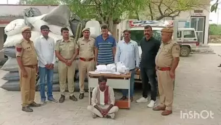 #PS थांवला:- एक आरोपी कुषाल गुर्जर को #गिरफ्तार कर लगभग 01 करोड़ 30 लाख रूपये कीमत का 7 क्विंटल 44 किलोग्राम अवैध डोडा पोस्त चूरा एवं 3 किलो 930 ग्राम तरल पदार्थ अफीम, एक अवैध 12 बोर बन्दूक मय 05 जिन्दा कारतूस व एक जायलो गाड़ी भी जब्त।