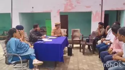 छिबरामऊ: कोतवाली परिसर में पुलिस मुकदमे में व लावारिस खड़े वाहनों की नीलामी, SDM की अध्यक्षता में की गई नीलामी