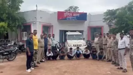 लवकुशनगर में अपहरण और हमले के 8 आरोपी गिरफ्तार, हरियाणा से महिला और बच्चे छुड़ाए गए