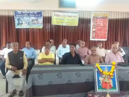 લીલીયા: લીલીયામા ઉમિયા માતાજીના મંદિર ખાતે તાલુકા પેન્શનર સમાજની મીટીંગ અમરેલી જિલ્લા પેન્શનર સમાજના હોદ્દેદારોની ઉપસ્થિતિમા મળી