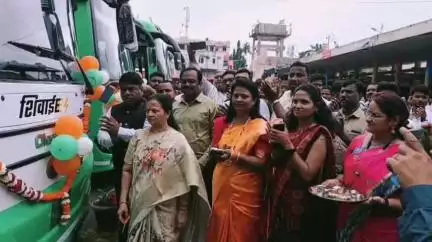 अमरावती: अमरावती मध्यवर्ती बसस्थानक येथे अमरावती विभागातील नव्याने दाखल झालेल्या ई-शिवाई ०५ बसेसचे लोकार्पण संपन्न