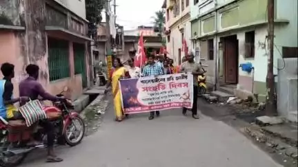 আউশগ্রাম ১: যুদ্ধ নয়-শান্তি চাই, প্যালেস্তাইনের ওপর ইজরাইলী হানা বন্ধের দাবি তুলে গুসকরায় মিছিল করল CPI(M)