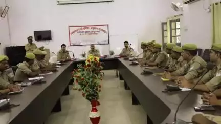 गोरखपुर: एसएसपी रेलवे की उपस्थिति में GRP पुलिस लाइन में रेलवे पुलिस की कार्यप्रणाली के संबंध में कैप्सूल कोर्स का हुआ शुभारंभ