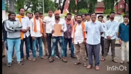 जगदलपुर: बजरंग दल ने बस्तर संभाग में हो रही गौ तस्करी को लेकर कलेक्टर बस्तर को मुख्यमंत्री के नाम ज्ञापन सौंपा