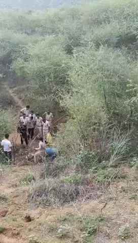बानसूर: बानसूर पुलिस ने हाथकड शराब के खिलाफ की कार्रवाई, 30 ड्रम वाश को किया नष्ट