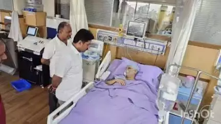 हुज़ूर: पूर्व विधायक सेमरिया केपी, नगर परिषद सेमरिया के अध्यक्ष रानी राजेंद्र विश्वकर्मा का हाल जानने पहुंचे